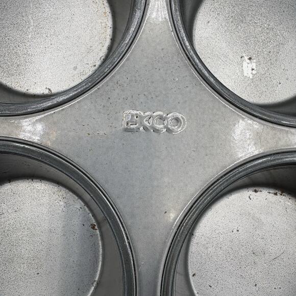 Ekco‎ Muffin Pans Lot of 2 Regular Size Cupcake Mold 12 Hole Slot Each USA - Picture 2 of 12